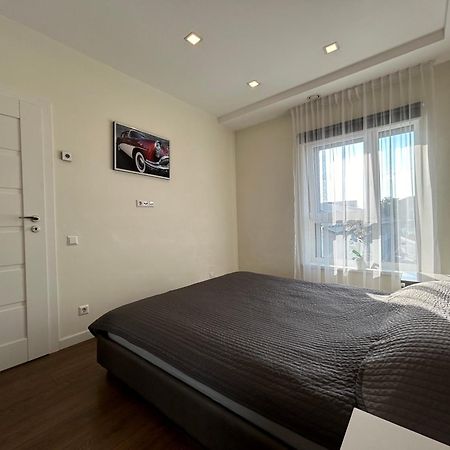 Your Home - Spacious Apartment In City Center, With Balcony & Self Check-In Vilnius Exterior photo
