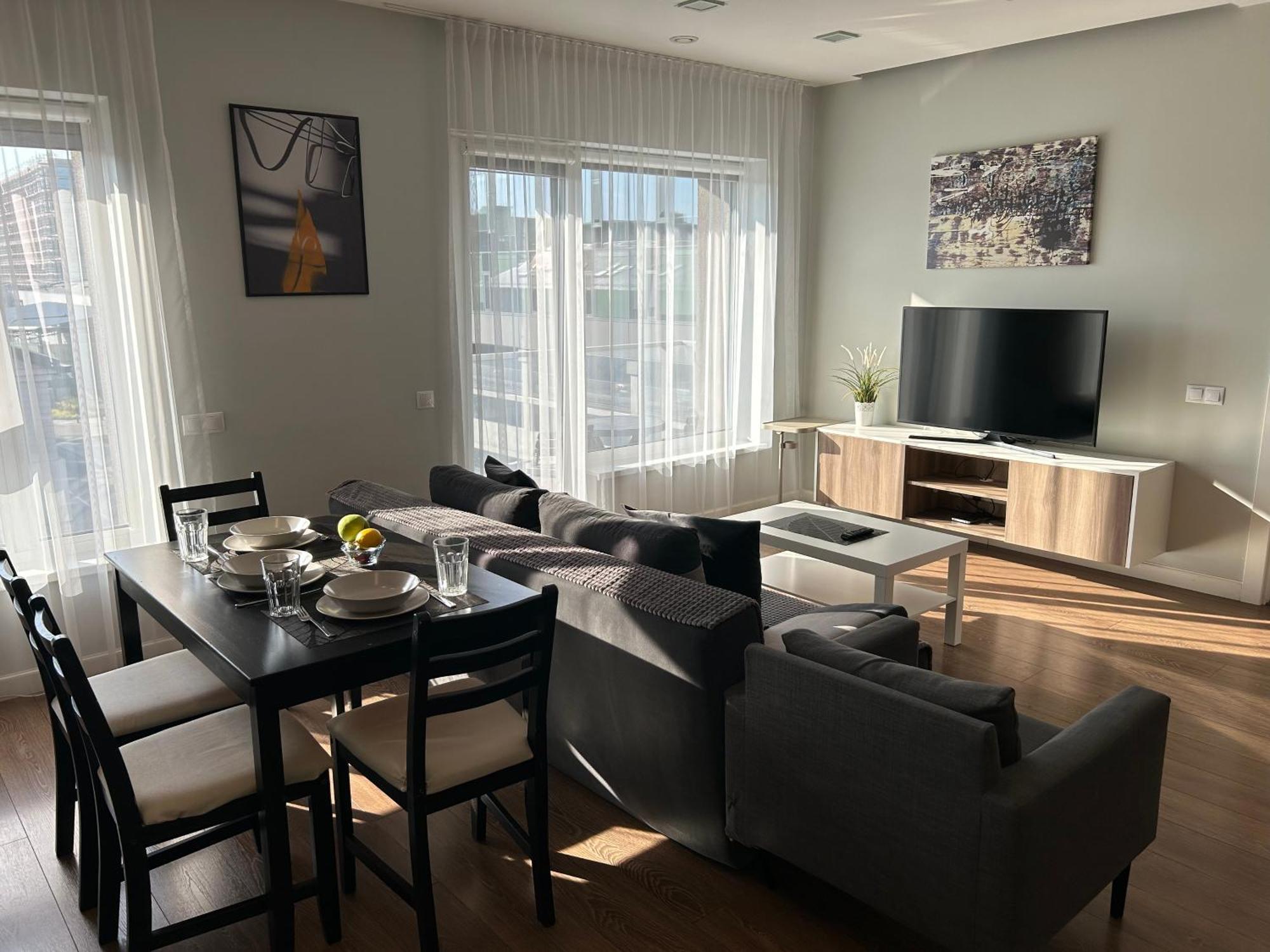 Your Home - Spacious Apartment In City Center, With Balcony & Self Check-In Vilnius Exterior photo