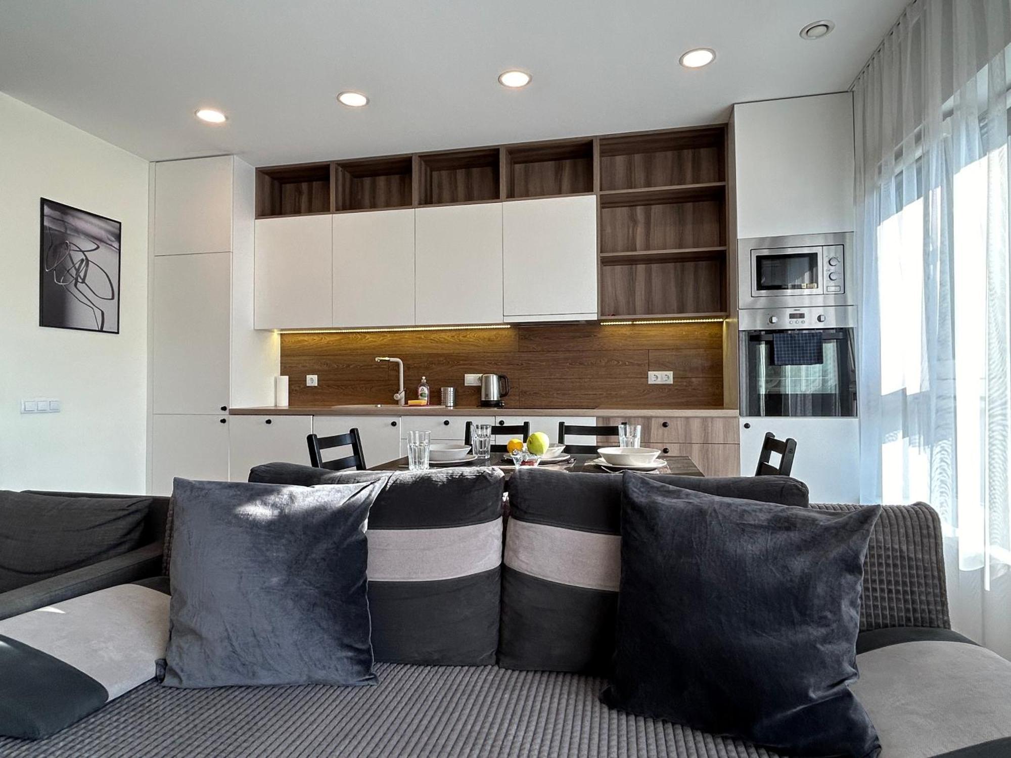 Your Home - Spacious Apartment In City Center, With Balcony & Self Check-In Vilnius Exterior photo